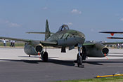 Ansicht der Messerschmitt Me 262 von vorne rechts

