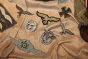 Luftwaffenadler, Flugzeugführerabzeichen und Eisernes Kreuz 1. Klasse
