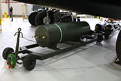 HC (High Capacity) 4.000 lb 'Cookie' - 1.818 kg schwere Luftmine (Minenbombe) mit bis zu 1.500 kg Sprengstoff 
