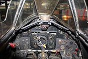 Blick in das Cockpit eines Hawker Typhoon Jagdbombers
