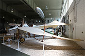 Schul- und Aufklärungsflugzeug Rumpler Taube, Erstflug 1910
