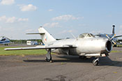 Jagdflugzeug Mikojan-Gurewitsch MiG-15bis (NATO-Code: Fagot B) des tschechoslowakischen Jagdbombergeschwaders 30 "Ostrava"
