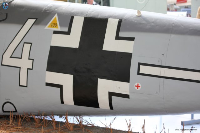 0019_Duxford_Messerschmitt_Bf_109_E-3_WNr_1190_Wartungsklappe_Deckel_Balkenkreuz