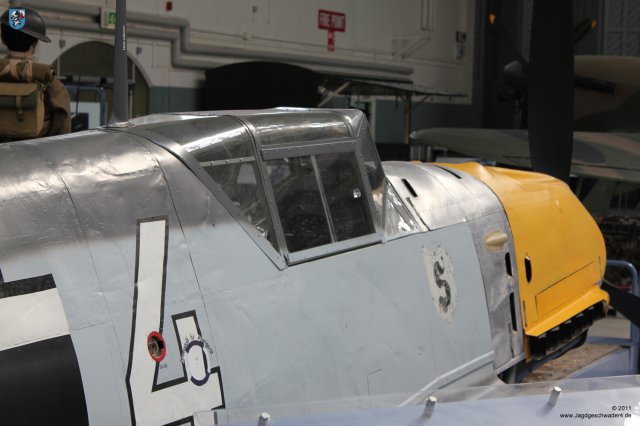 0036_Duxford_Messerschmitt_Bf_109_E-3_WNr_1190_Windschutzaufbau_Triebwerksverkleidung