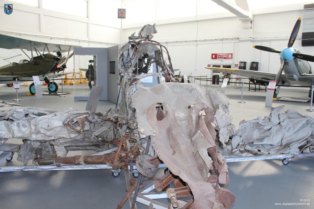 0005_Zirchow_Messerschmitt_Bf_109_E-3a_L-61_Schussmulde_MG17_oberes_Haubenteil_Wrack