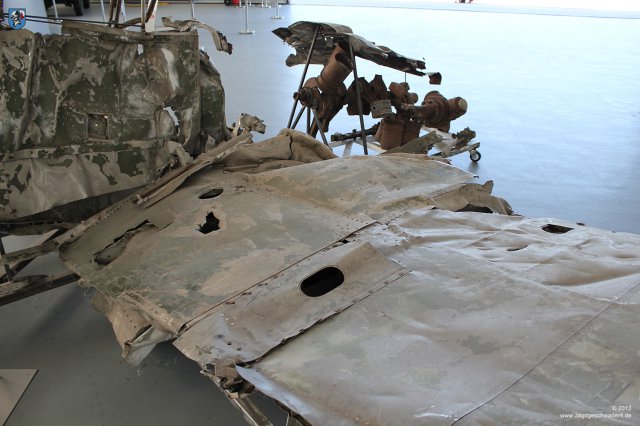 0020_Zirchow_Messerschmitt_Bf_109_E-3a_L-61_Bedienungsoeffnung_Abdeckblech_Tragflaeche_Senkschrauben