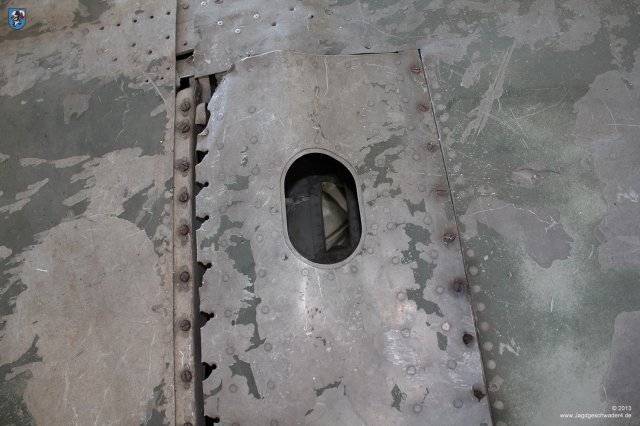 0024_Zirchow_Messerschmitt_Bf_109_E-3a_L-61_ovales_Handloch_in_Bedienungsklappe_Flaechenwaffe