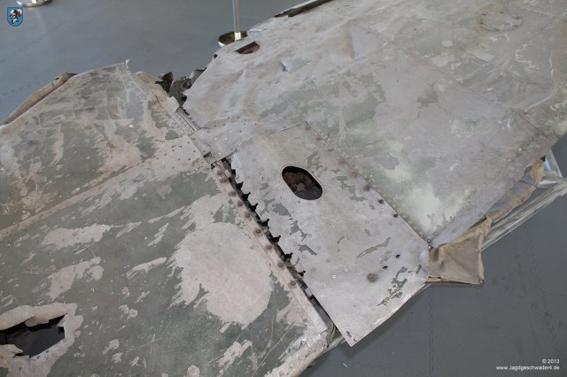 0025_Zirchow_Messerschmitt_Bf_109_E-3a_L-61_Tragflaeche_Bedienungsklappe_Flaechenwaffe