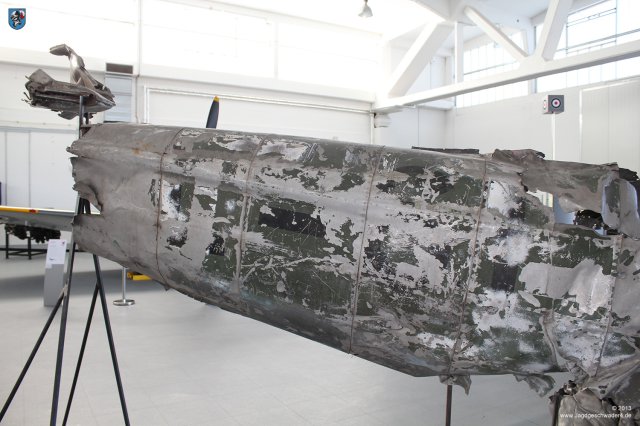 0027_Zirchow_Messerschmitt_Bf_109_E-3a_L-61_Rumpf_Seite