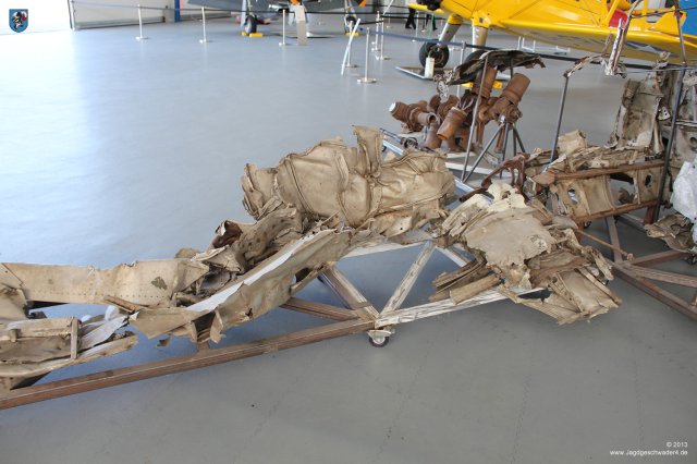 0032_Zirchow_Messerschmitt_Bf_109_E-3a_L-61_Truemmerteile_Tragflaeche