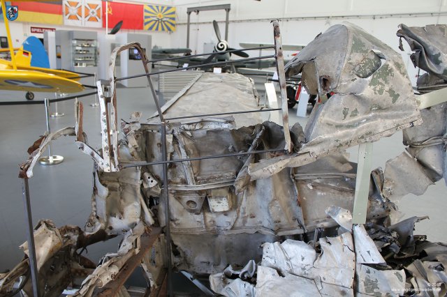 0042_Zirchow_Messerschmitt_Bf_109_E-3a_L-61_Cockpit_Windschutz_Aufbau_Wrack