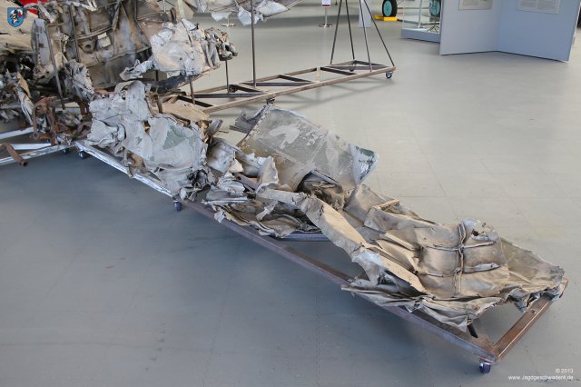 0043_Zirchow_Messerschmitt_Bf_109_E-3a_L-61_Tragflaeche_zertruemmert