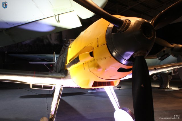 0012_London-Hendon_Messerschmitt_Bf_109_E-4_WNr_4101_Spinner_Propeller_Haube