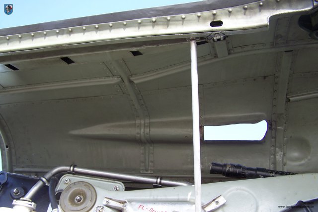 0028_ILA_Berlin_Messerschmitt_Bf_109_G-10_D-FDME_obere_Triebwerkverkleidung_Innenansicht