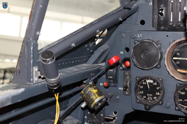 0024_Zirchow_Usedom_Messerschmitt_Bf_109_G-14_WNr_462707_Cockpit_Hauben_Notabwurf_Kabinen_Belueftung