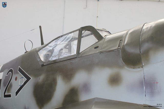 0058_Zirchow_Usedom_Messerschmitt_Bf_109_G-14_WNr_462707_Leuchtpistolen_Ausschuss_Kiemenklappe_Belueftung