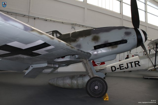 0059_Zirchow_Usedom_Messerschmitt_Bf_109_G-14_WNr_462707_Tragflaechenvorderkante