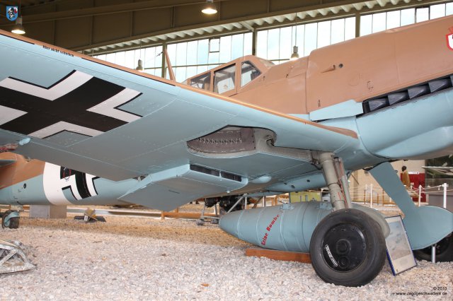 0002_Berlin-Gatow_Messerschmitt_Bf_109_G-2_WNr_10575_Tragflaechenunterseite_Wasserkuehler_Fahrwerk