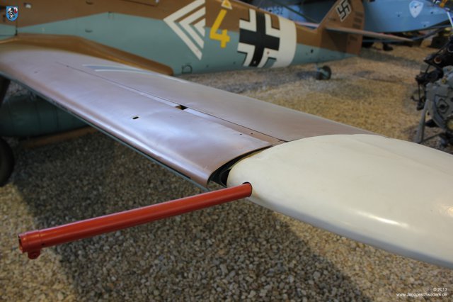 0007_Berlin-Gatow_Messerschmitt_Bf_109_G-2_WNr_10575_Vorfluegel_Staurohr_Randkappe