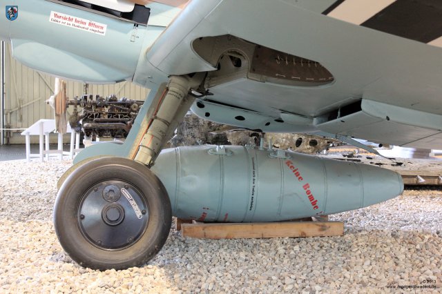 0010_Berlin-Gatow_Messerschmitt_Bf_109_G-2_WNr_10575_Abwurftank_Fahrwerk_Federbein