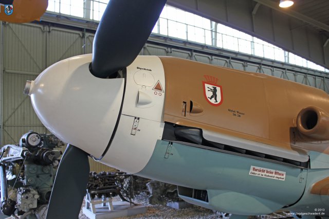 0031_Berlin-Gatow_Messerschmitt_Bf_109_G-2_WNr_10575_Spinner_Haubenteil