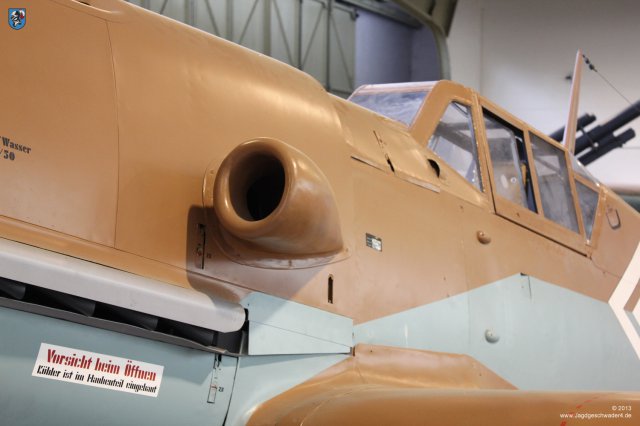 0035_Berlin-Gatow_Messerschmitt_Bf_109_G-2_WNr_10575_Luftansaugstutzen