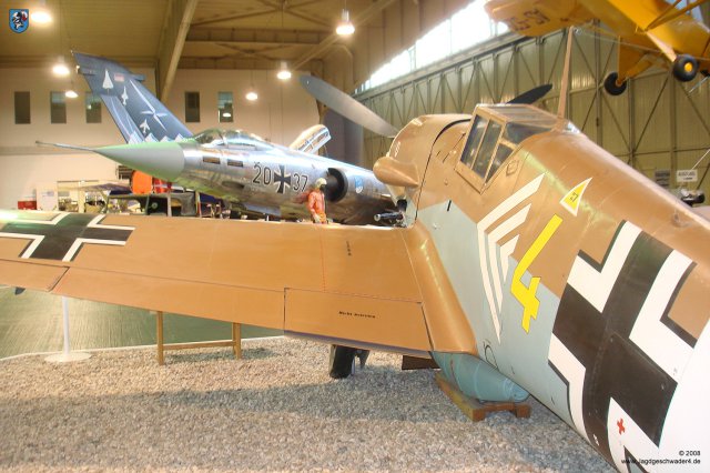 0049_Berlin-Gatow_Messerschmitt_Bf_109_G-2_WNr_10575_Kuehlerklappen