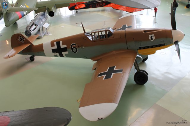 0001_London-Hendon_Messerschmitt_Bf_109_G-2_WNr_10639_Profil