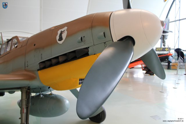 0010_London-Hendon_Messerschmitt_Bf_109_G-2_WNr_10639_Propellerblatt_Spinner