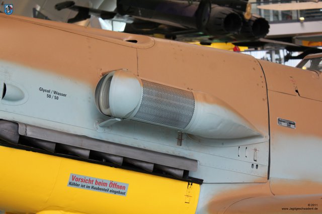 0020_London-Hendon_Messerschmitt_Bf_109_G-2_WNr_10639_Ansaughutze_Sandabscheider_Umschaltklappen