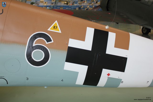 0046_London-Hendon_Messerschmitt_Bf_109_G-2_WNr_10639_schwarze_6_Balkenkreuz_Rumpf