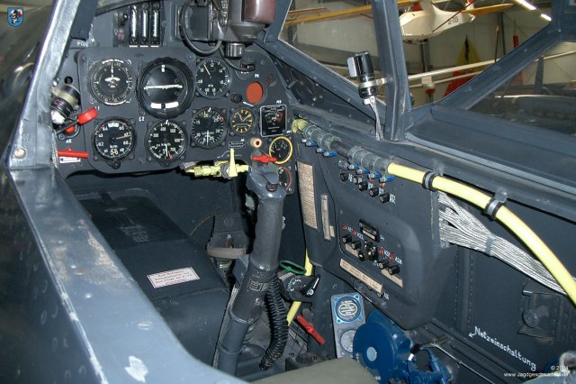 0023_Hannover-Laatzen_Messerschmitt_Bf_109_G-2_WNr_14753_Knueppelgriff_Steuerknueppel