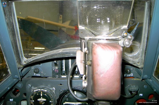 0030_Hannover-Laatzen_Messerschmitt_Bf_109_G-2_WNr_14753_Reflexvisier_und_Schusszaehler
