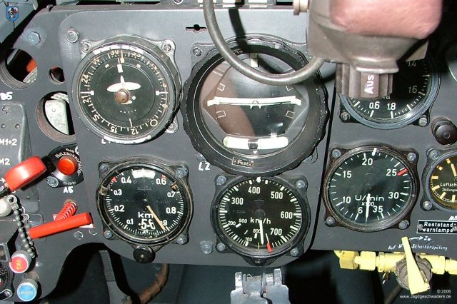 0037_Hannover-Laatzen_Messerschmitt_Bf_109_G-2_WNr_14753_Tochterkompass_Wendehorizont_Hoehenmesser_Fahrtmesser