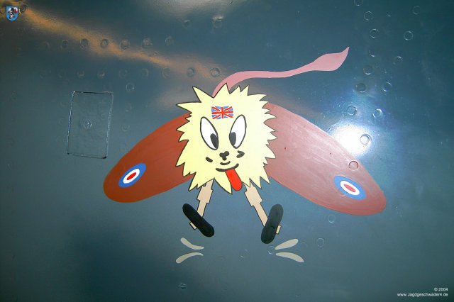 0043_Hannover-Laatzen_Messerschmitt_Bf_109_G-2_WNr_14753_Wappen_4_Staffel_JG27_Abzeichen