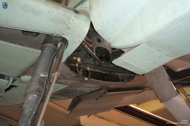 0014_Sinsheim_Messerschmitt_Bf_109_G-6_gelbe_4_Waermeschott_Traegeraufhaengung