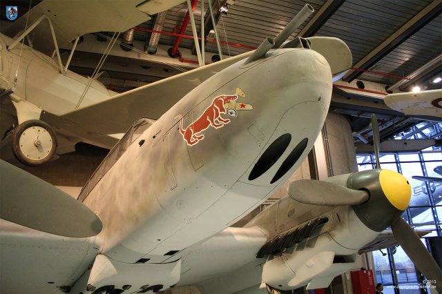 0010_Berlin-Kreuzberg_Messerschmitt_Bf_110_F-2_WNr_5052_Rumpfspitze_Schutzrohre_Bordwaffen