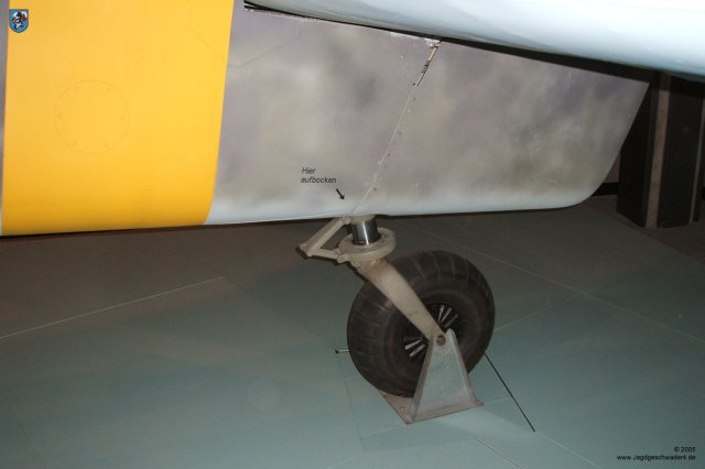 0066_Berlin-Kreuzberg_Messerschmitt_Bf_110_F-2_WNr_5052_Radsporn_Lenker_Flatterbremse