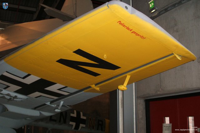 0078_Berlin-Kreuzberg_Messerschmitt_Bf_110_F-2_WNr_5052_Tragflaeche_Randkappe