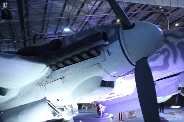 0009_London-Heandon_Messerschmitt_Bf_110_G-4_R6_WNr_730301_Flammvernichter_Triebwerk_DB-605