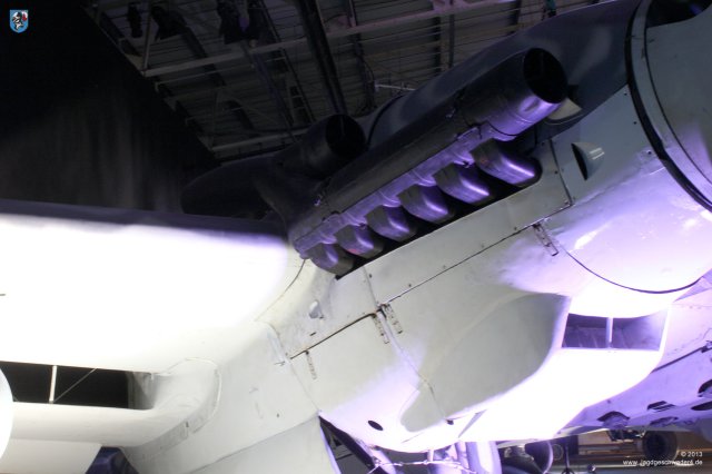 0010_London-Heandon_Messerschmitt_Bf_110_G-4_R6_WNr_730301_Flammvernichter_Oelkuehler_Wasserkuehler