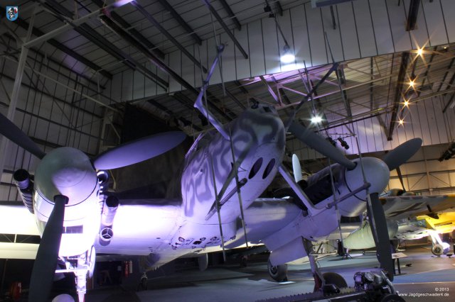 0017_London-Heandon_Messerschmitt_Bf_110_G-4_R6_WNr_730301_Radar_Antennen_SN2_Lichtenstein_Rumpfspitze