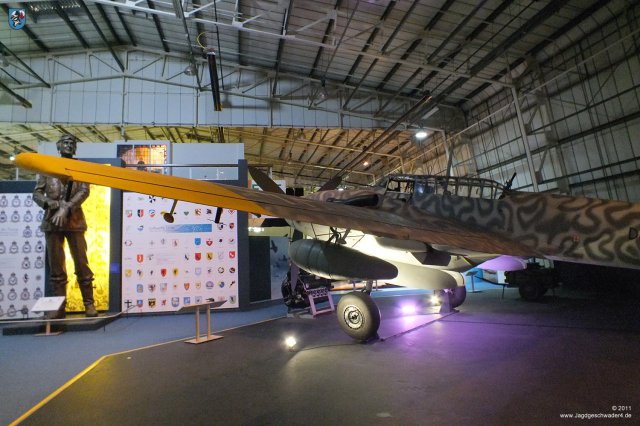 0034_London-Heandon_Messerschmitt_Bf_110_G-4_R6_WNr_730301_Tragflaeche_Rumpf