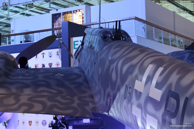 0041_London-Heandon_Messerschmitt_Bf_110_G-4_R6_WNr_730301_Heckschuetze_MG81Z