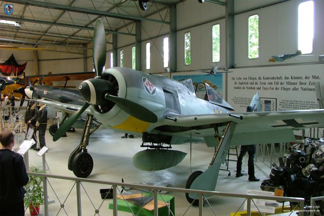 0001_Hannover_Laatzen_Focke-Wulf_Fw_190_A-8_Ansicht