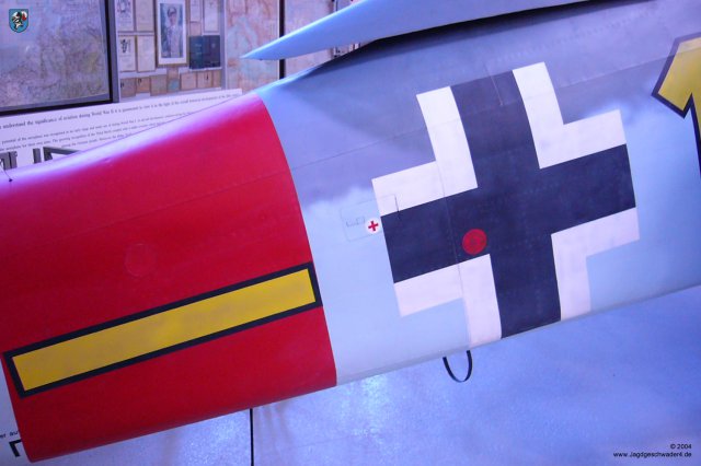 0019_Hannover_Laatzen_Focke-Wulf_Fw_190_A-8_Deckel_Sanitaetspack_und_Elt_Aussenbordanschluss