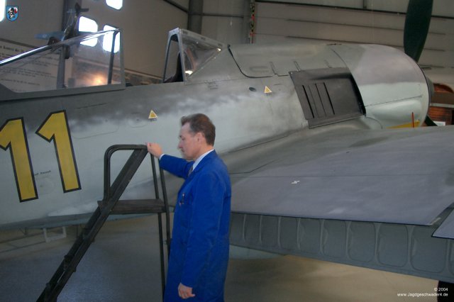 0020_Hannover_Laatzen_Focke-Wulf_Fw_190_A-8_Klappe_Gepaeckraum_Kraftstoffaussenbordanschluss