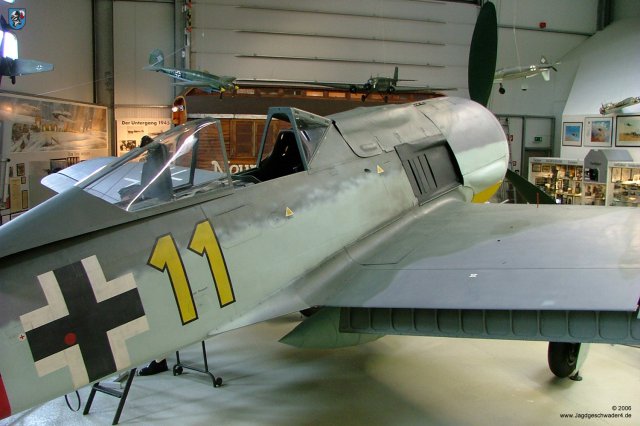 0023_Hannover_Laatzen_Focke-Wulf_Fw_190_A-8_gelbe_11