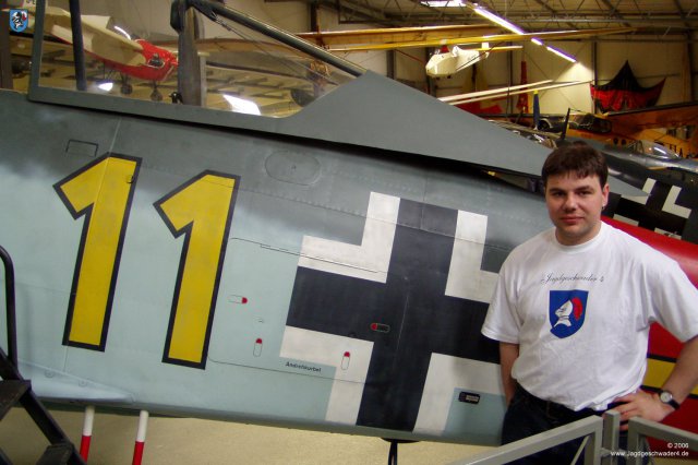 0033_Hannover_Laatzen_Focke-Wulf_Fw_190_A-8_Geraeteraumklappe_Deckel_Betankung_GM-1_Reichweitenbehaelter