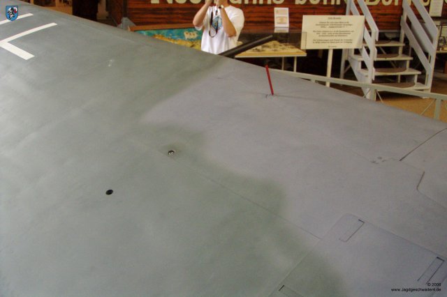 0040_Hannover_Laatzen_Focke-Wulf_Fw_190_A-8_Anzeigestab_Fahrwerkstellung_Tragflaeche_links